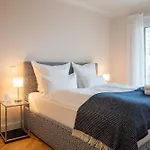 Cls Zentrale City-Wohnung In Hamburg Mit E-Laden Und Tiefgarage, Klimaanlage, Wlan, Grosser Balkon, Blick Ueber Hamburg, Parkplatz, Cafe Im Haus, Bushaltestelle Direkt Gegenueber, Flex Check In